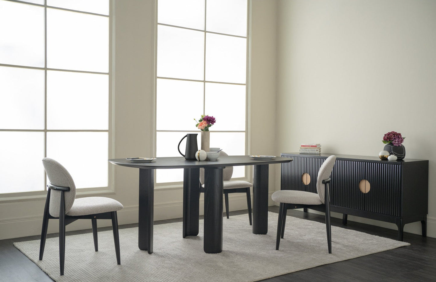 Nevi Dining Table
