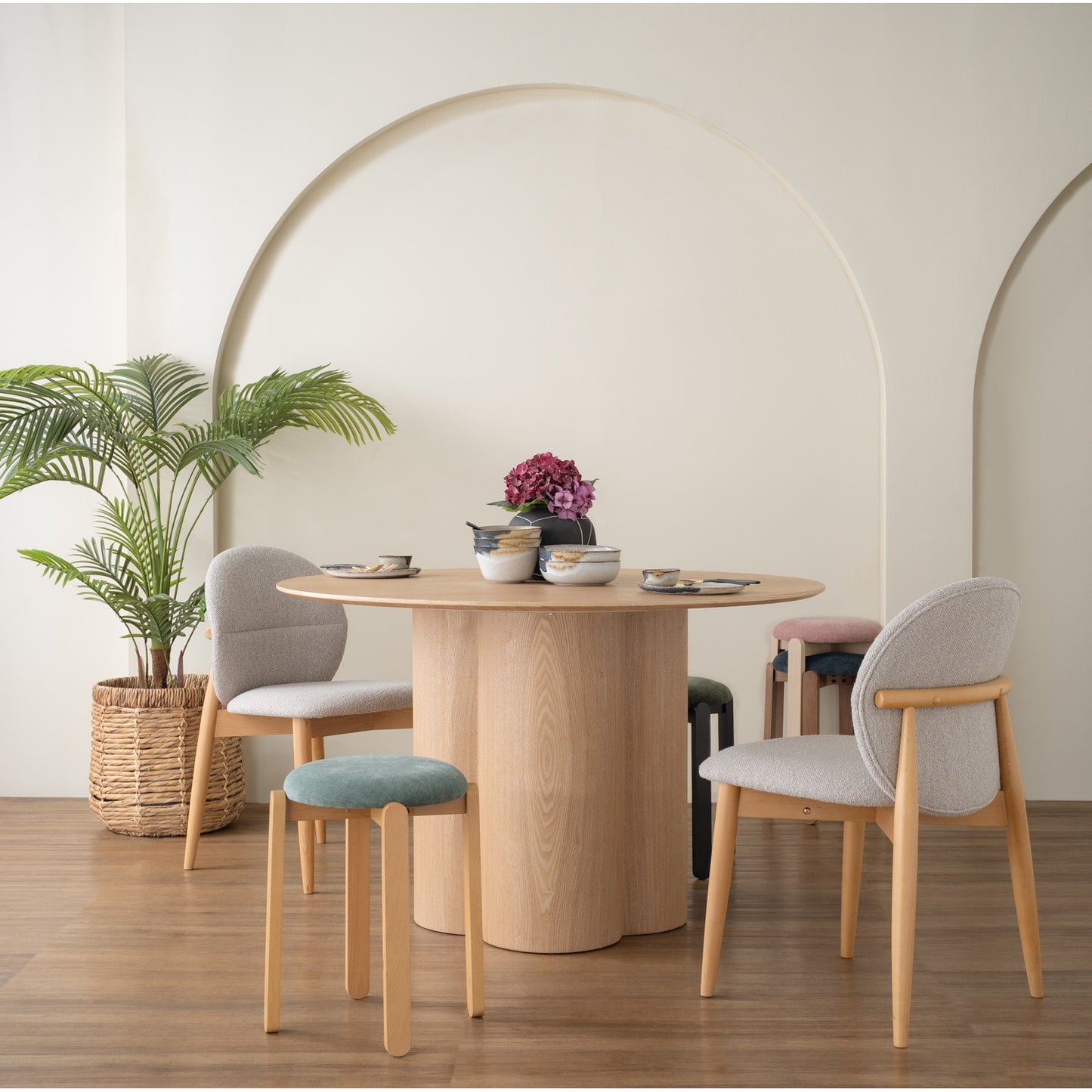 Nevi Stool