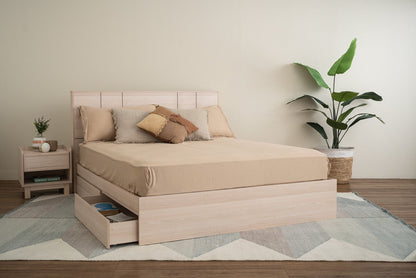 Ralven Queen Bed
