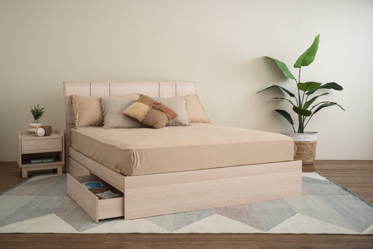 Ralven Queen Bed