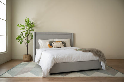 Quardris Queen Bed